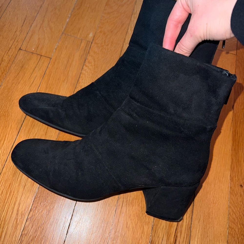 Kenneth Cole small heel boots